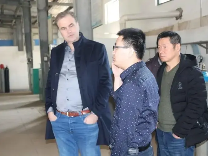 Ruiqi team with international customer partners